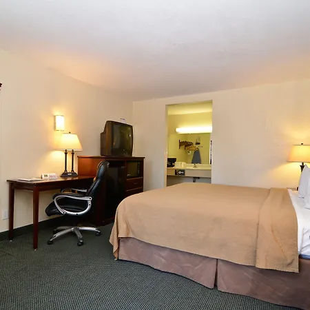Quality Inn San Diego I-5 Naval Base-2